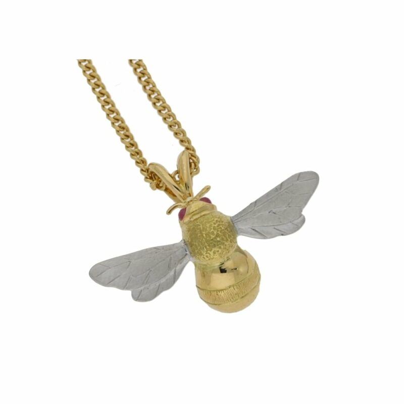 18ct gold bee pendant on chain