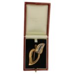 Mellerio foldable diamond leaf brooch in yellow gold, French