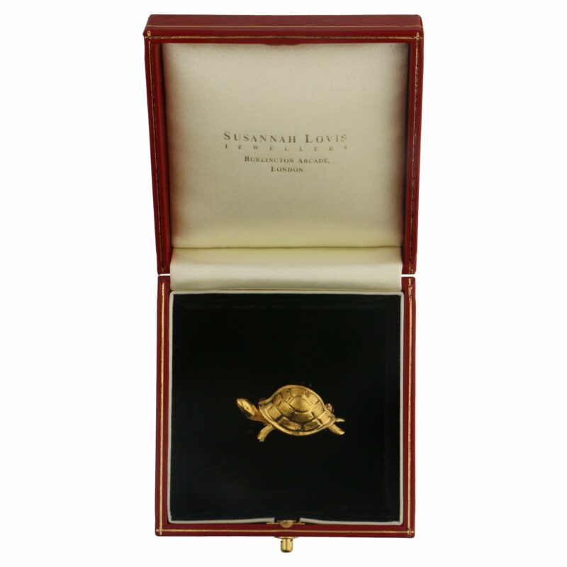 14ct gold bull bear tie pin at Susannah Lovis Jewellers