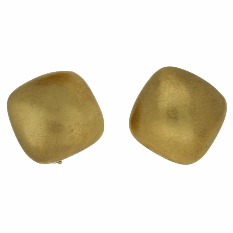 18ct gold matt cushion earrings