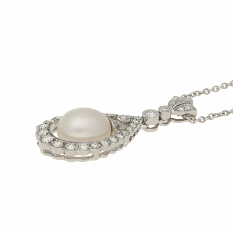 18ct gold pearl diamond pear drop necklace