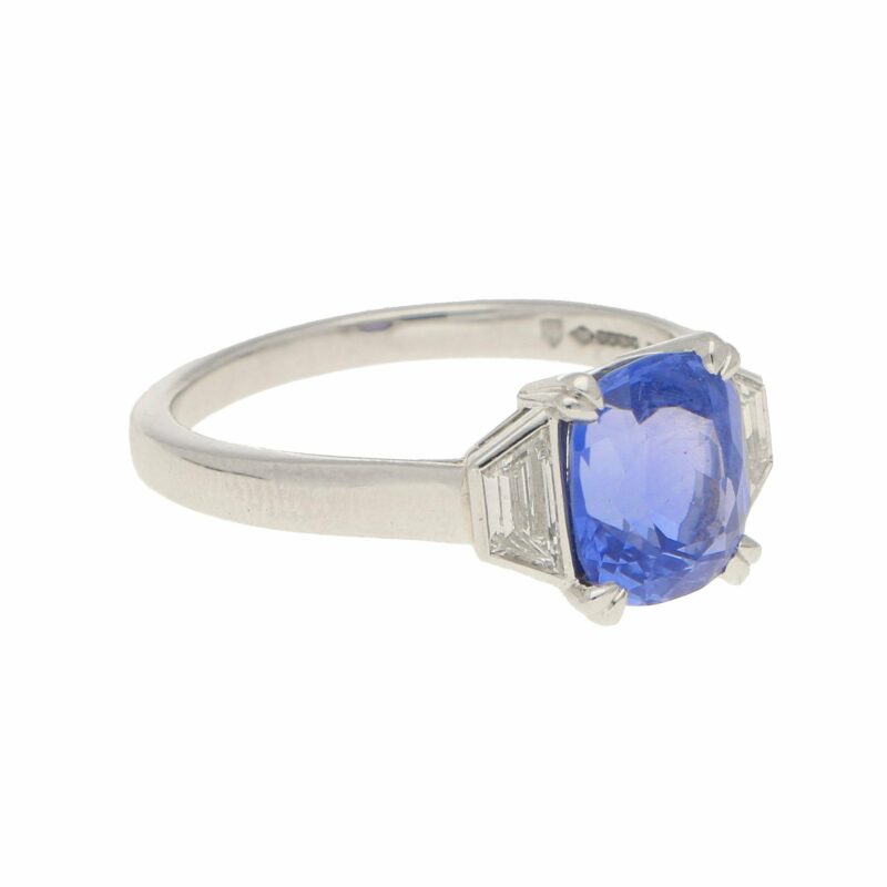 Certified 2.78ct Colour-Change Sapphire Diamond Three-Stone Ring