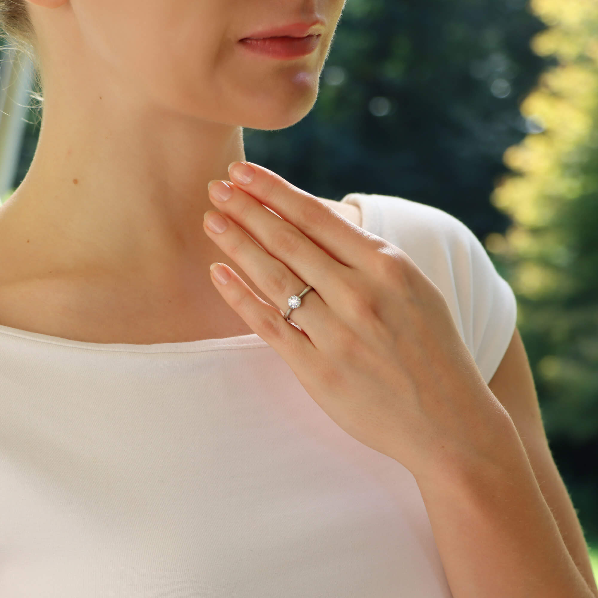Solitaire diamond engagment ring 0.74 carats
