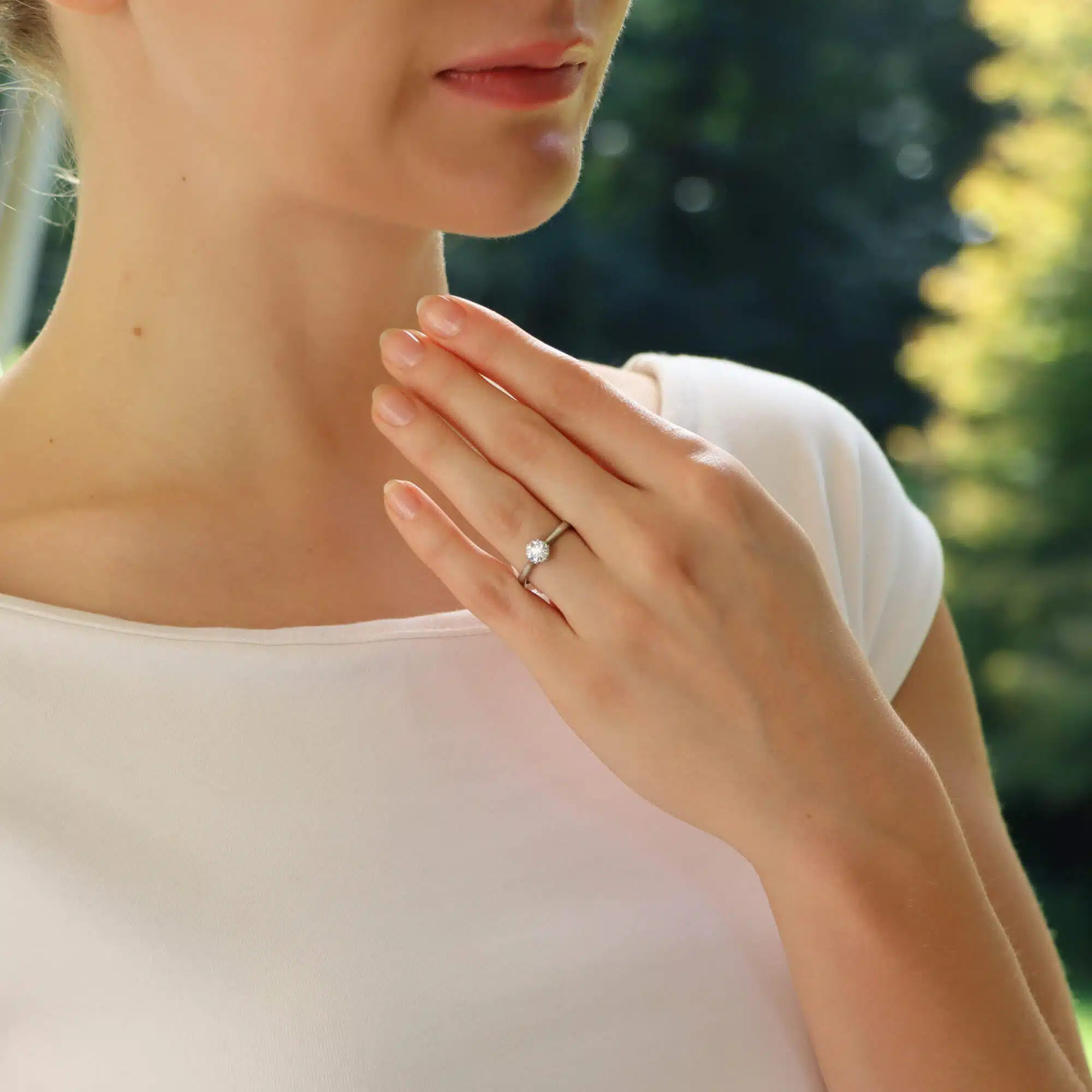 Solitaire diamond engagment ring 0.74 carats