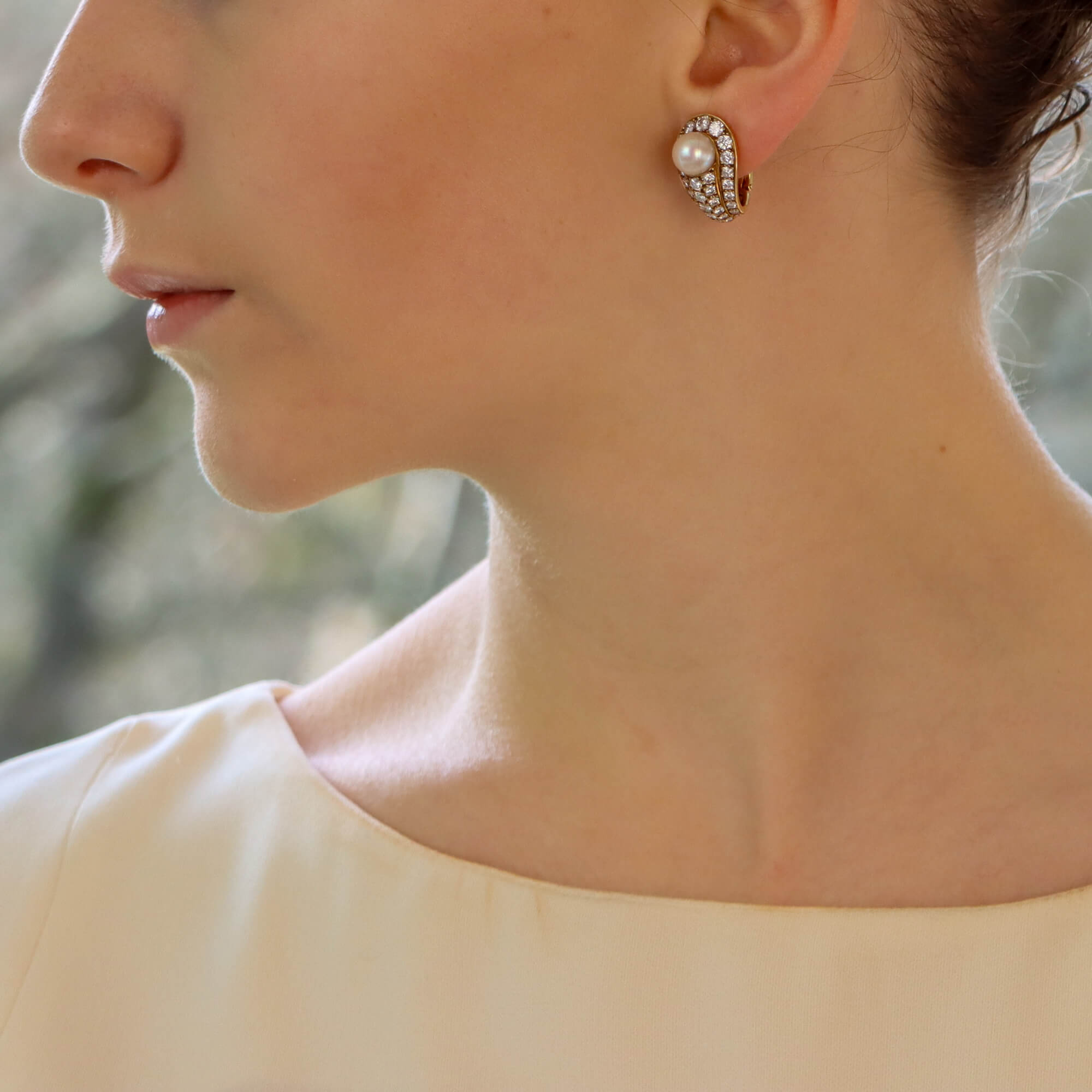 Cartier pearl new arrivals earrings
