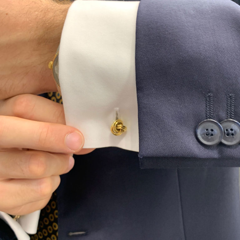 18k yellow gold solid bar knot cufflinks