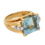 1950's aquamarine and diamond cocktail ring set in gold