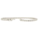 Diamond line bracelet in18k white gold.