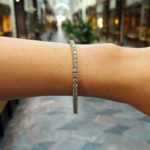 Diamond line bracelet in18k white gold.