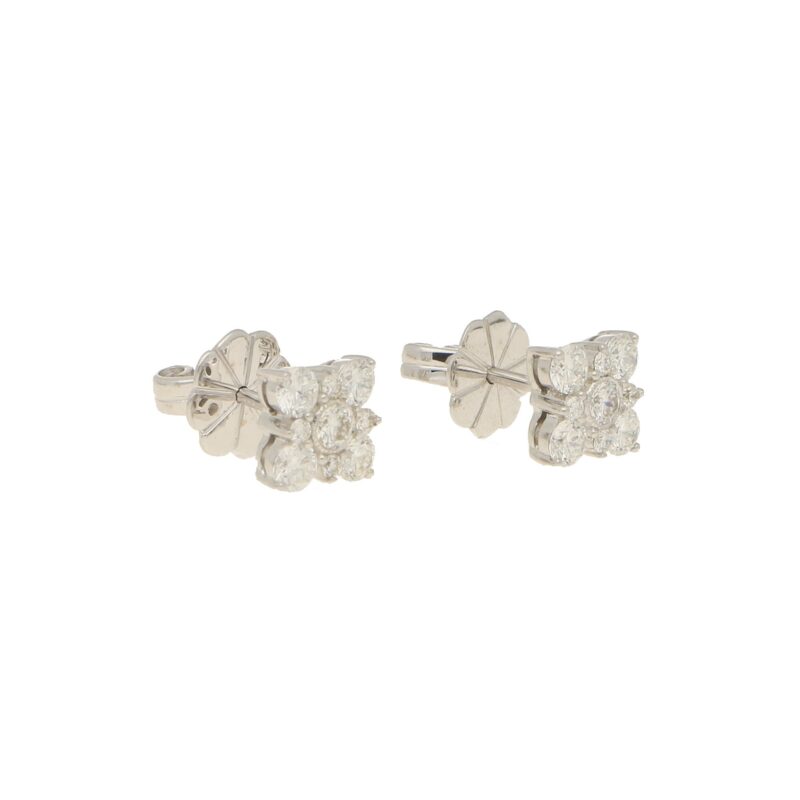 Diamond blossom stud earring in 18K white gold.