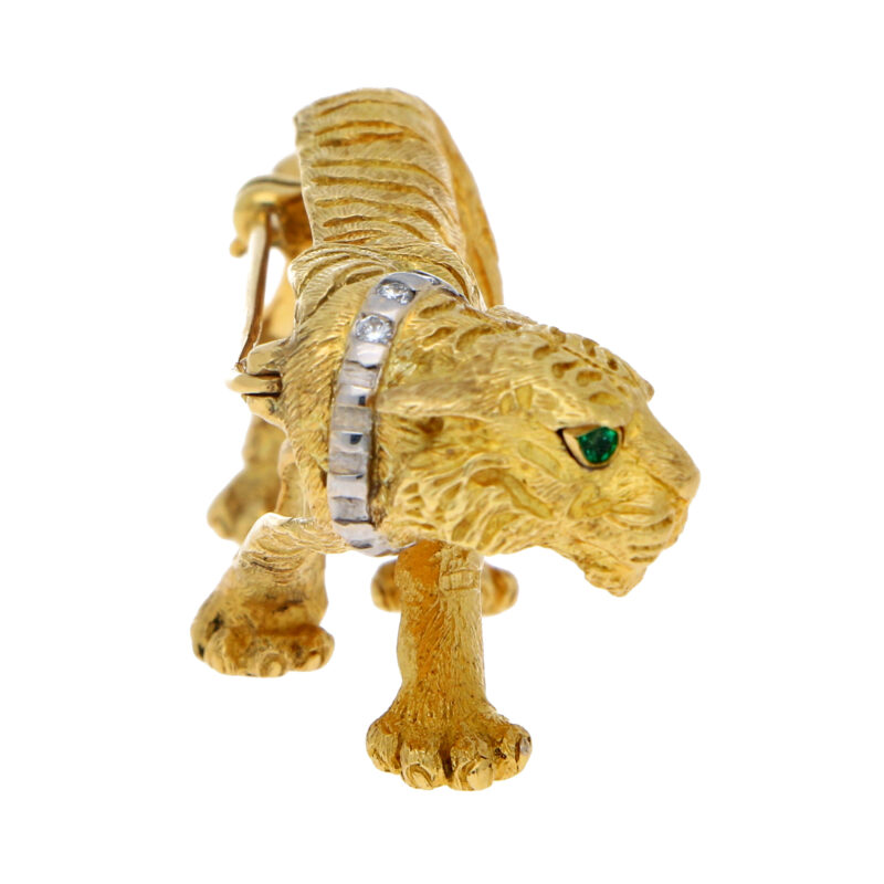 Tiffany & Co. Emerald and Diamond Tiger brooch in Yellow Gold