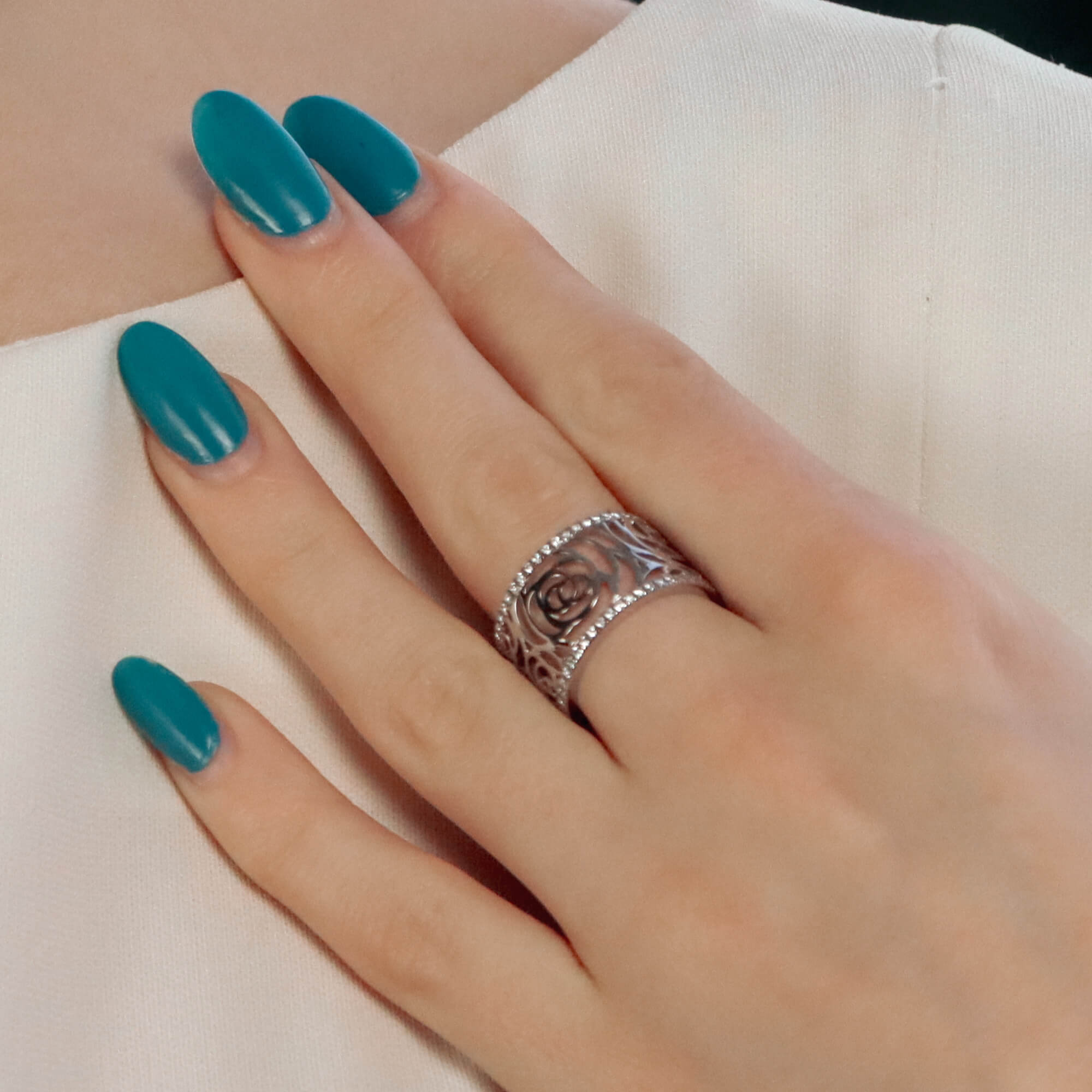 Chanel online camellia ring