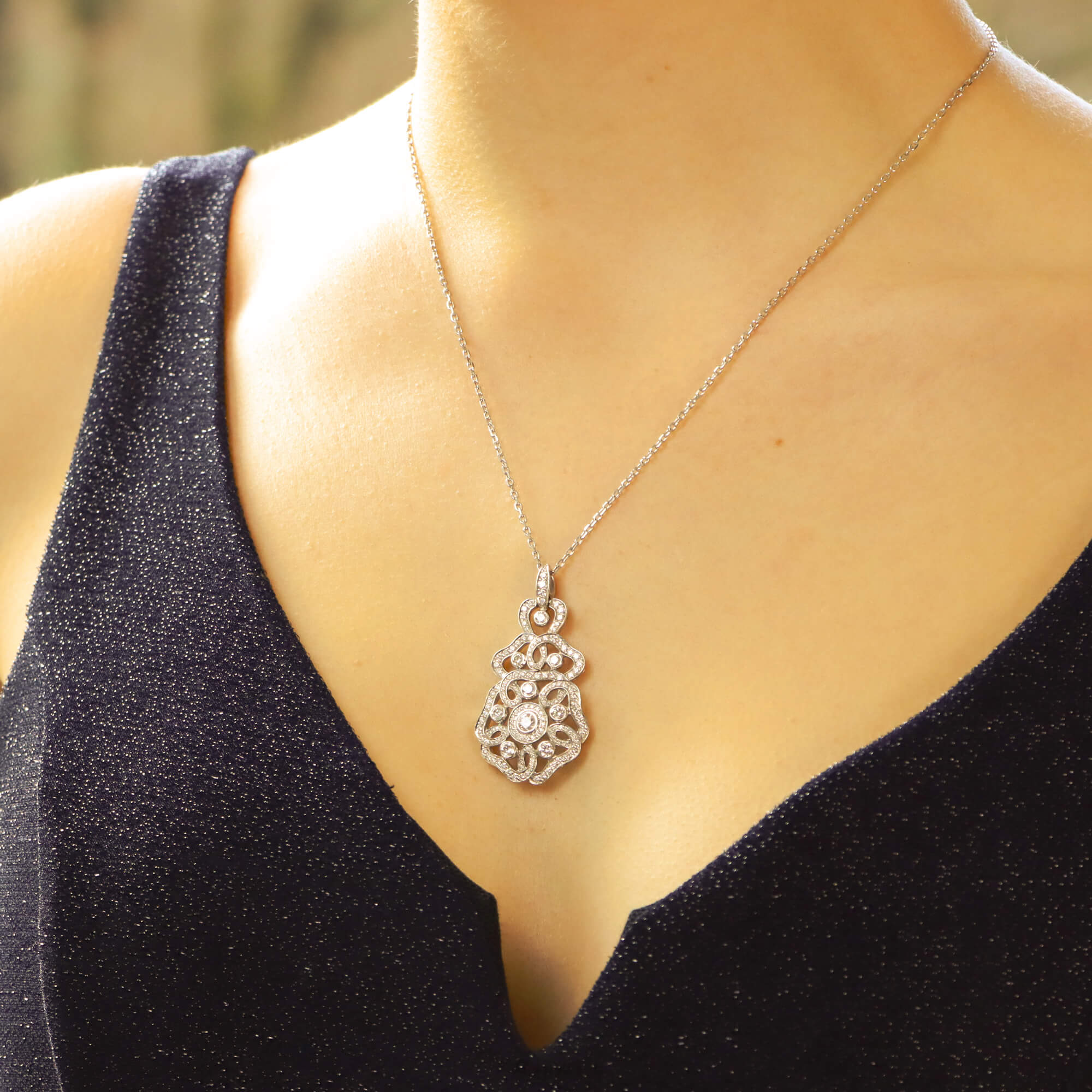 Tudor rose jewelry top