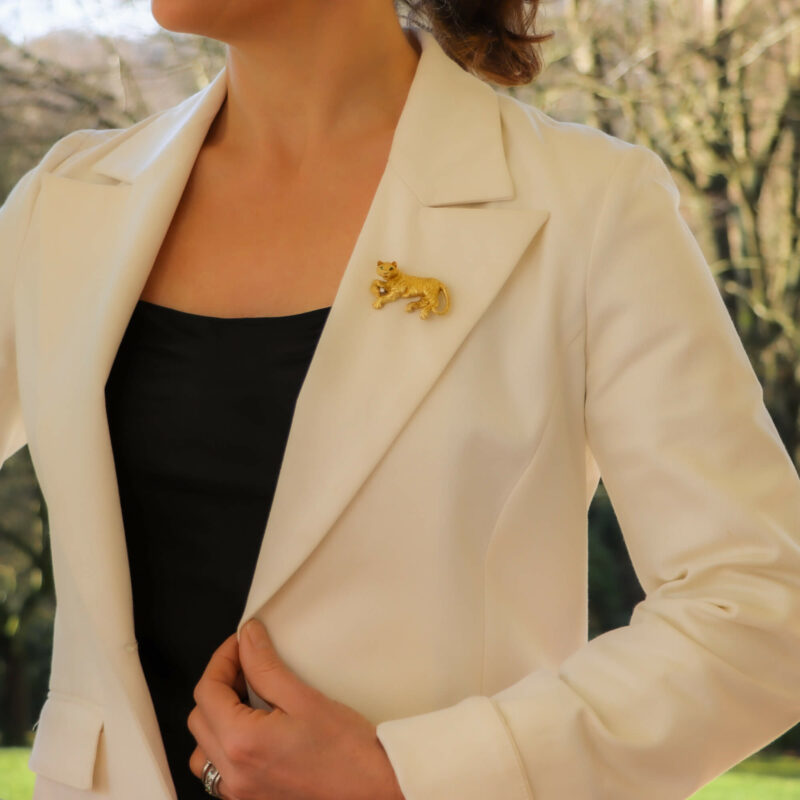 14ct gold bull bear tie pin at Susannah Lovis Jewellers