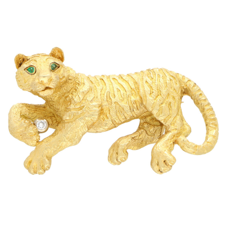 Tiffany & Co. Emerald and Diamond Tiger brooch in Yellow Gold