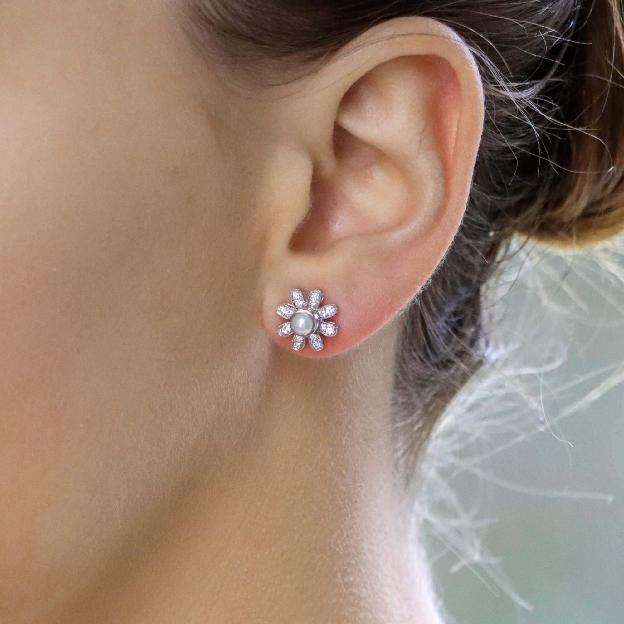 Studs clearance for ears