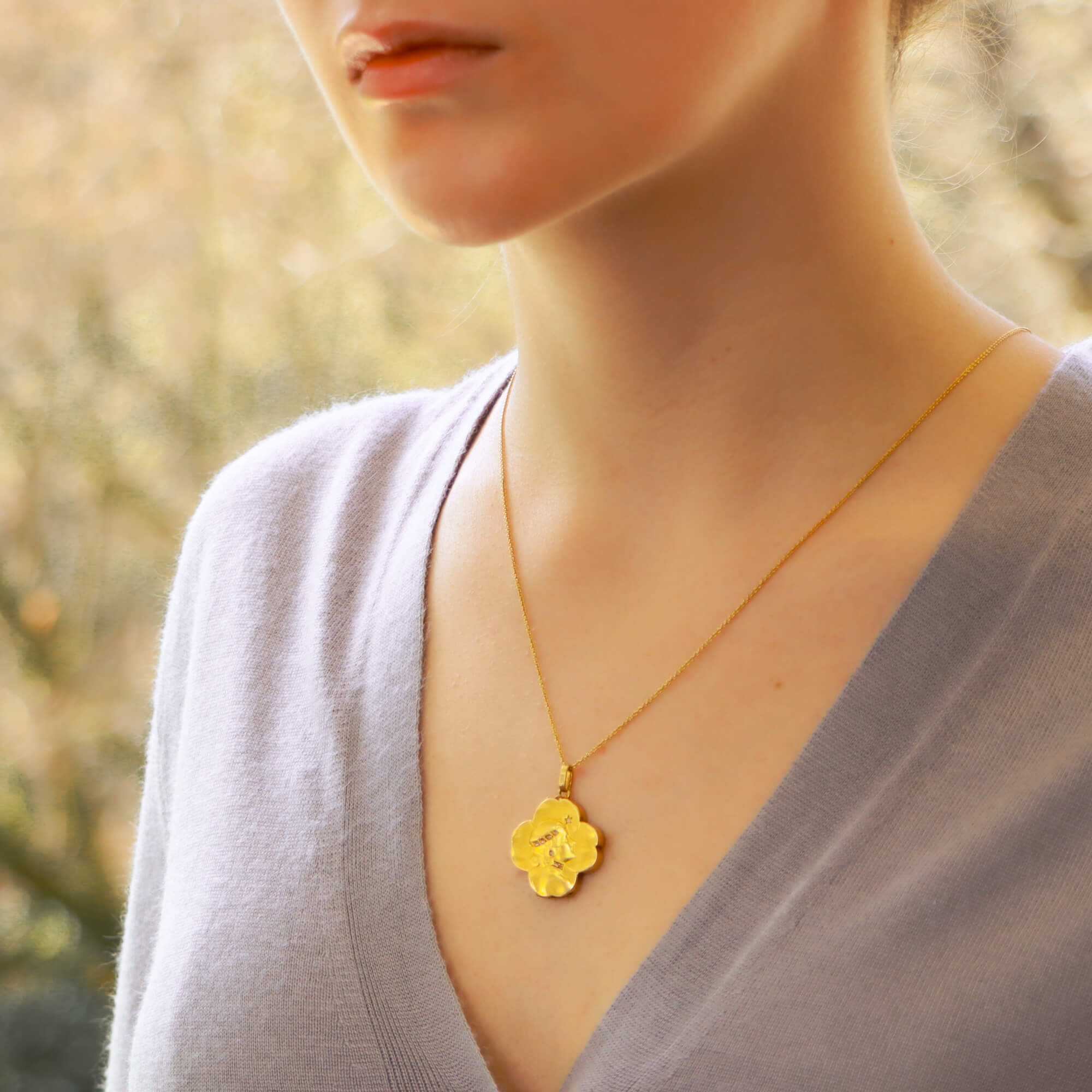 Clover locket on sale