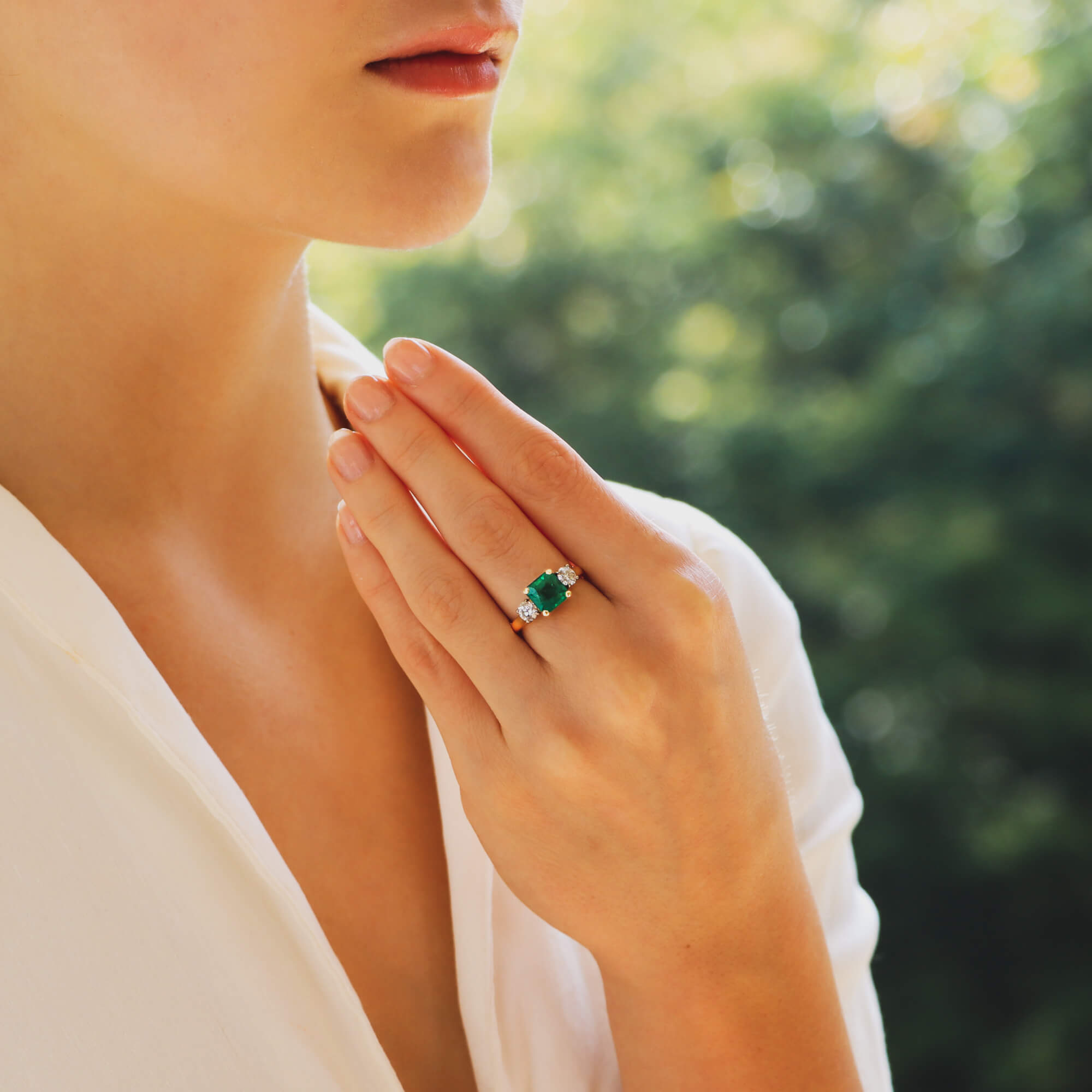 Emerald stone discount rings for ladies