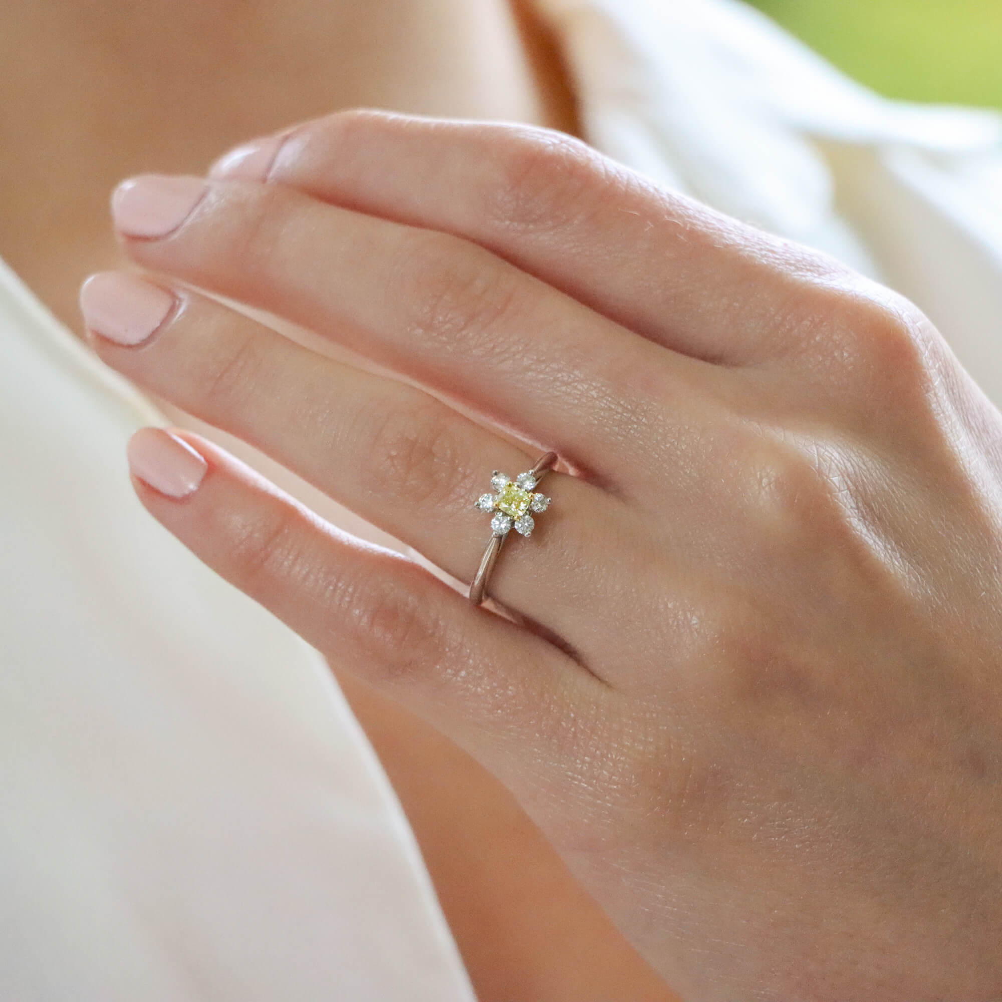 Tiffany and co daisy ring top