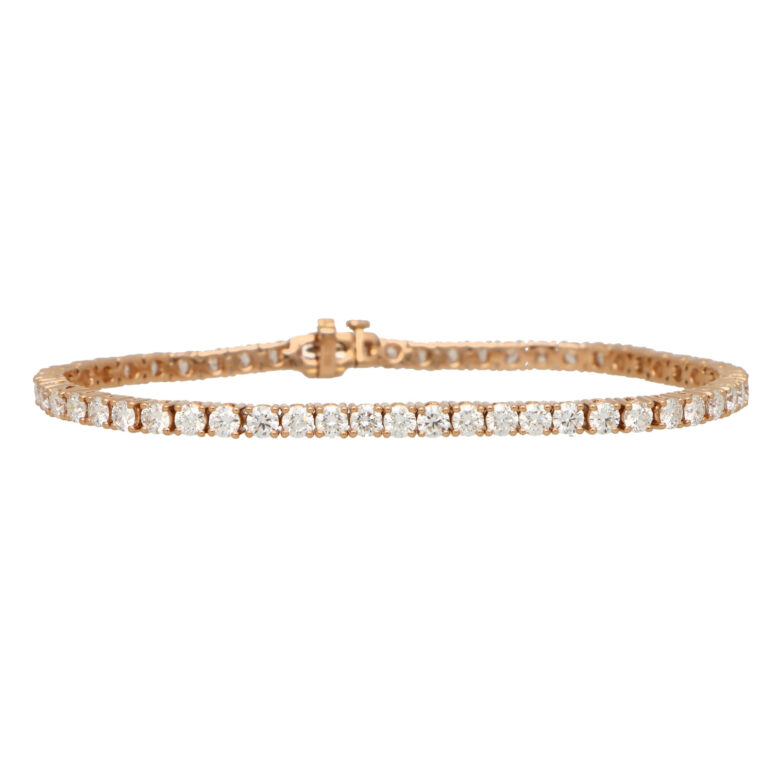 Contemporary 5.82ct Diamond Line Bracelet