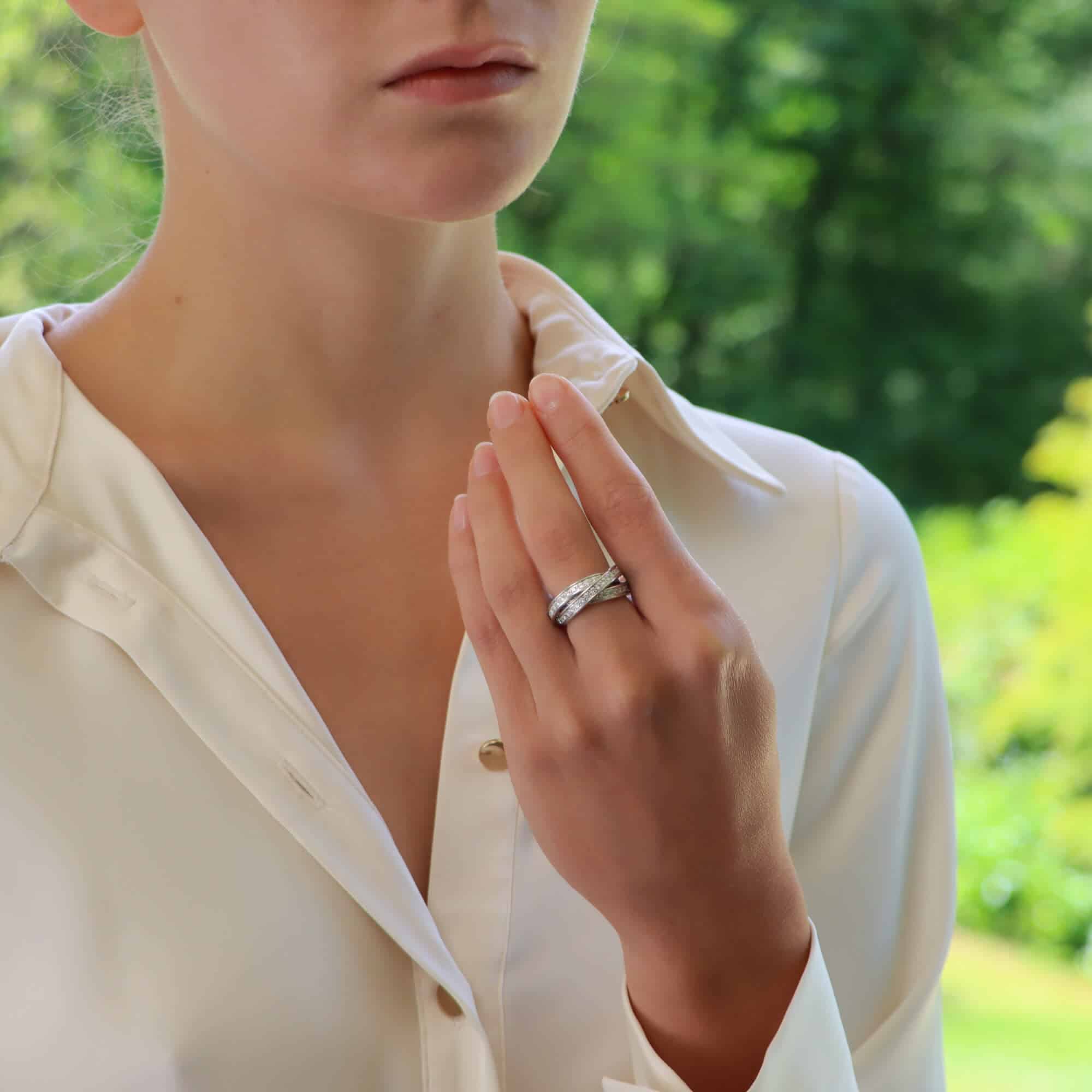 White gold trinity ring outlet