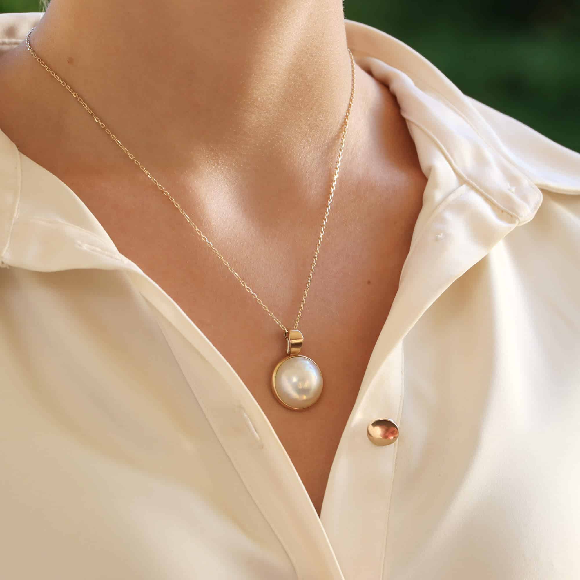 Vintage Mabe Pearl Pendant in 9k Gold