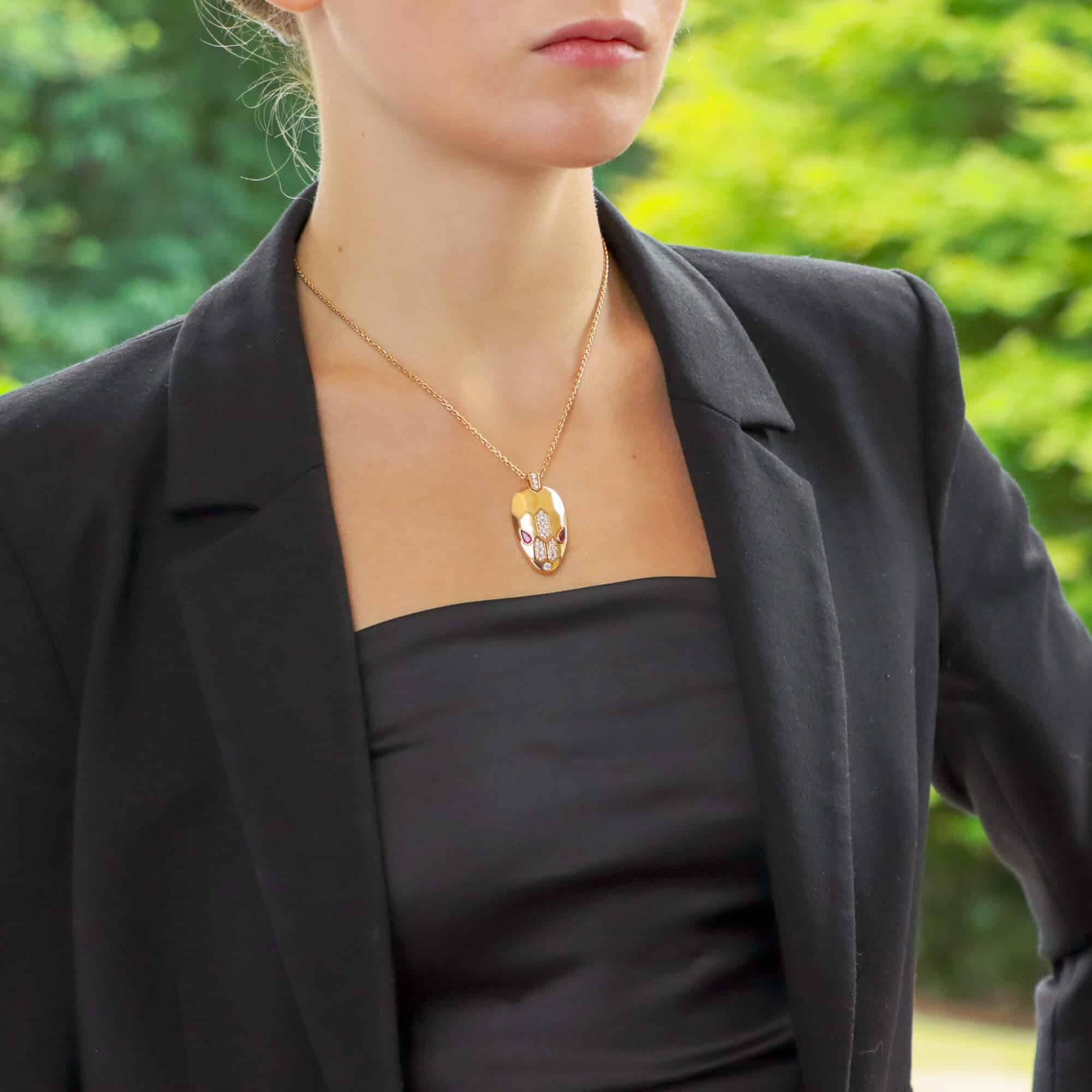 Bulgari snake hotsell head necklace