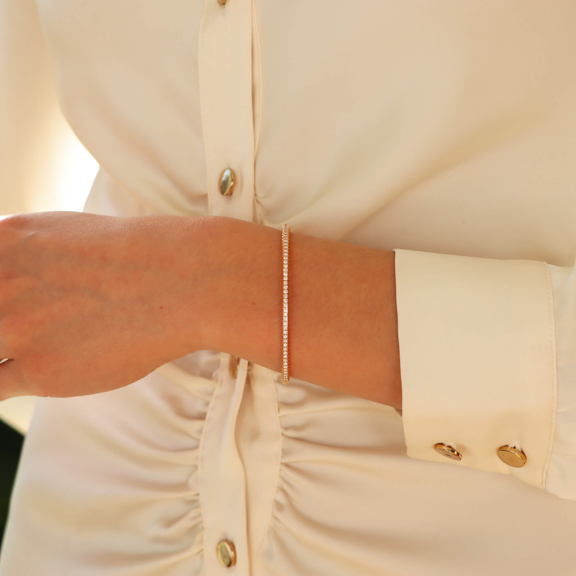 Cartier bracelet discount gold diamond