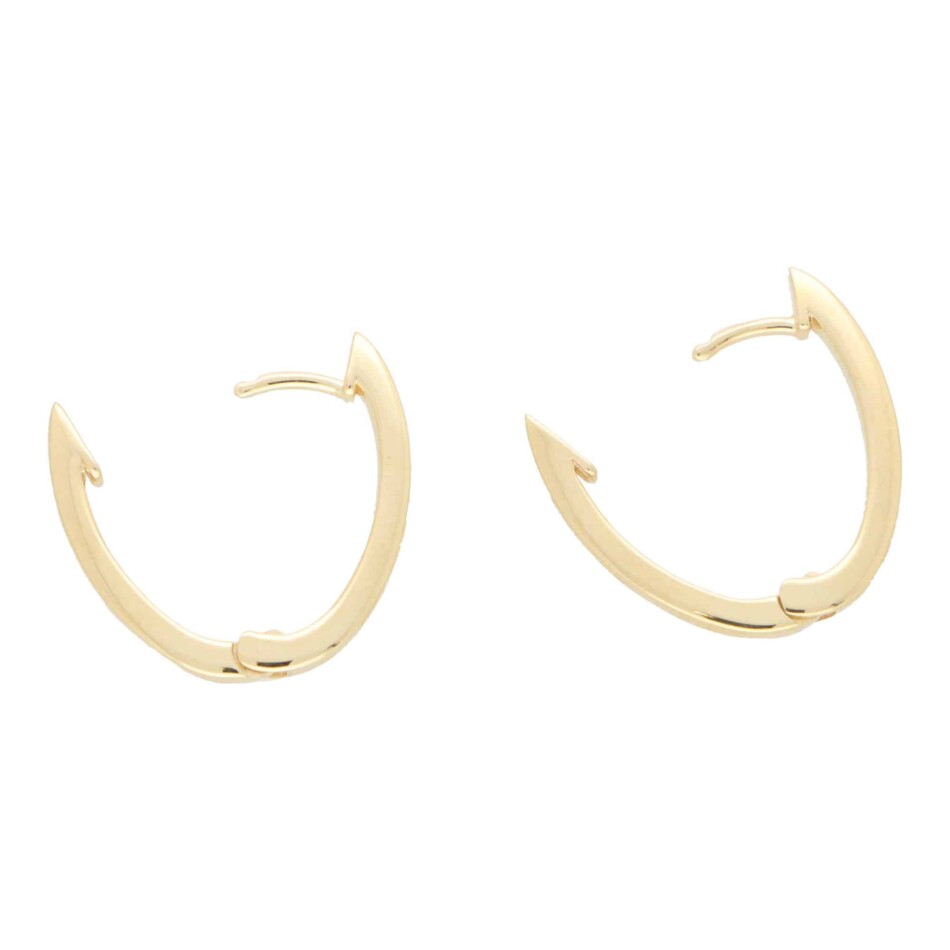 Oval Hoop Earrings in Yellow Gold