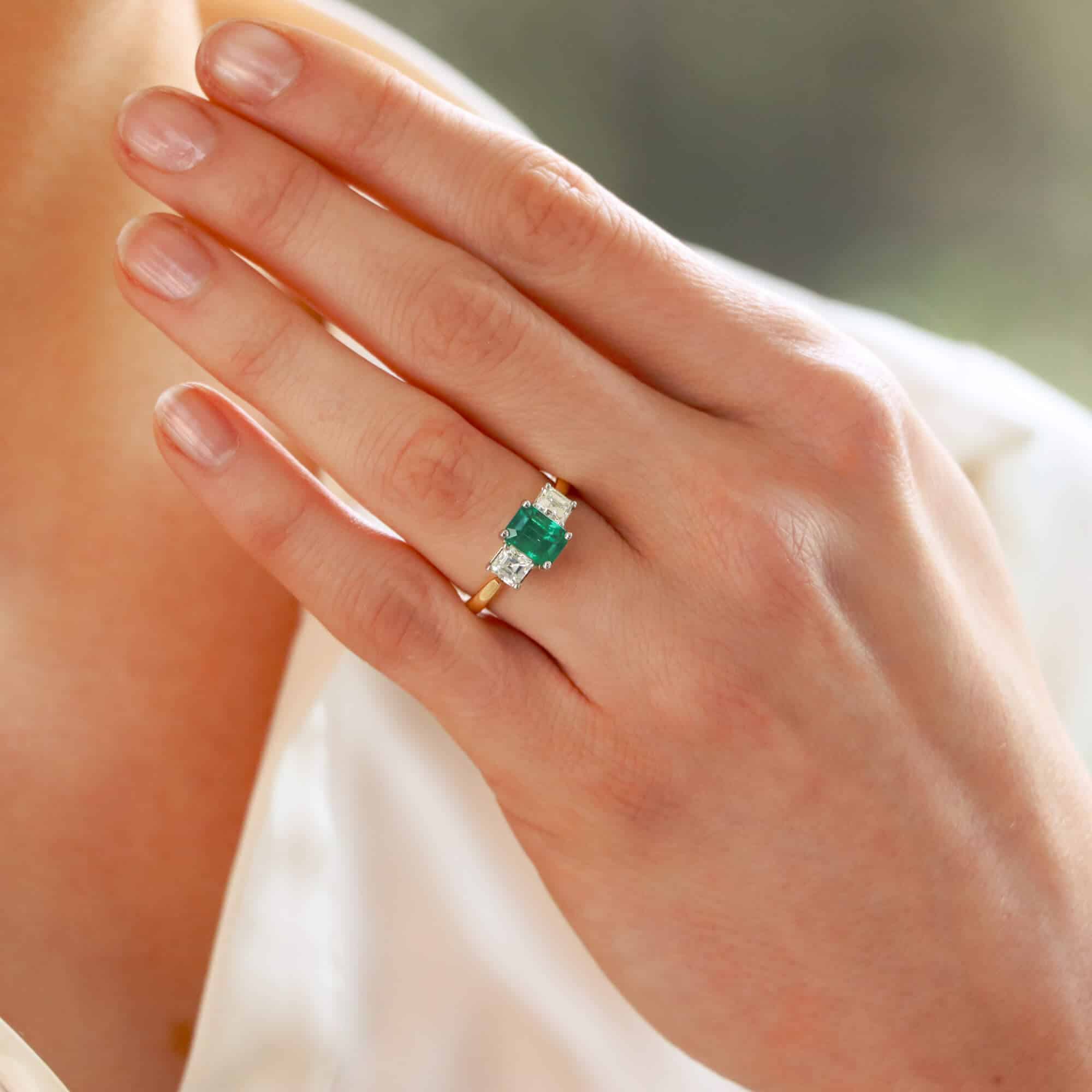 Artificial Diamonds Daily Wear 14K Yellow Gold Natural Emerald Ring, 5-15  Carat, 14 Kt at Rs 25000/carat in New Delhi