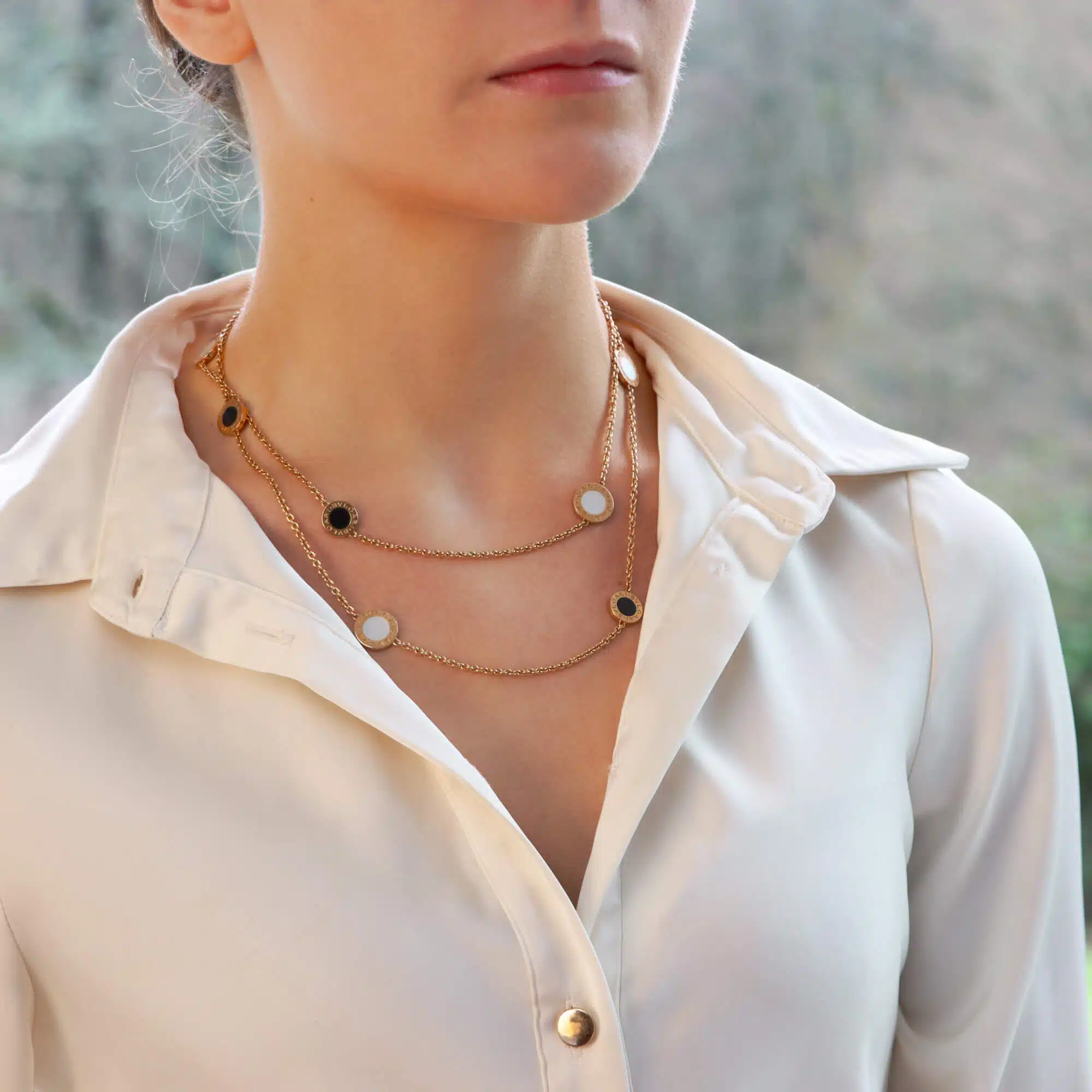 Bvlgari Signature 36'' Mother of Pearl and Onyx Disc Necklace