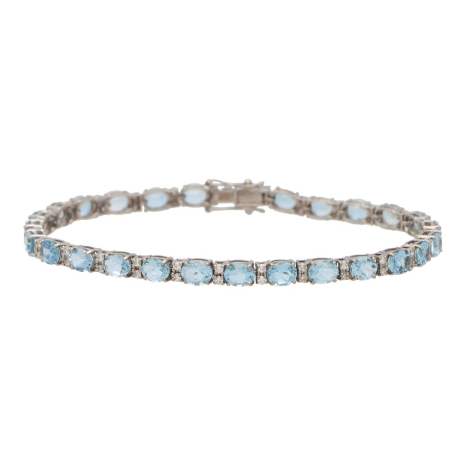 Contemporary Aquamarine and Diamond Bracelet