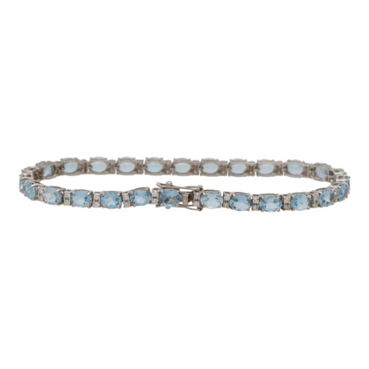 Contemporary Aquamarine and Diamond Bracelet