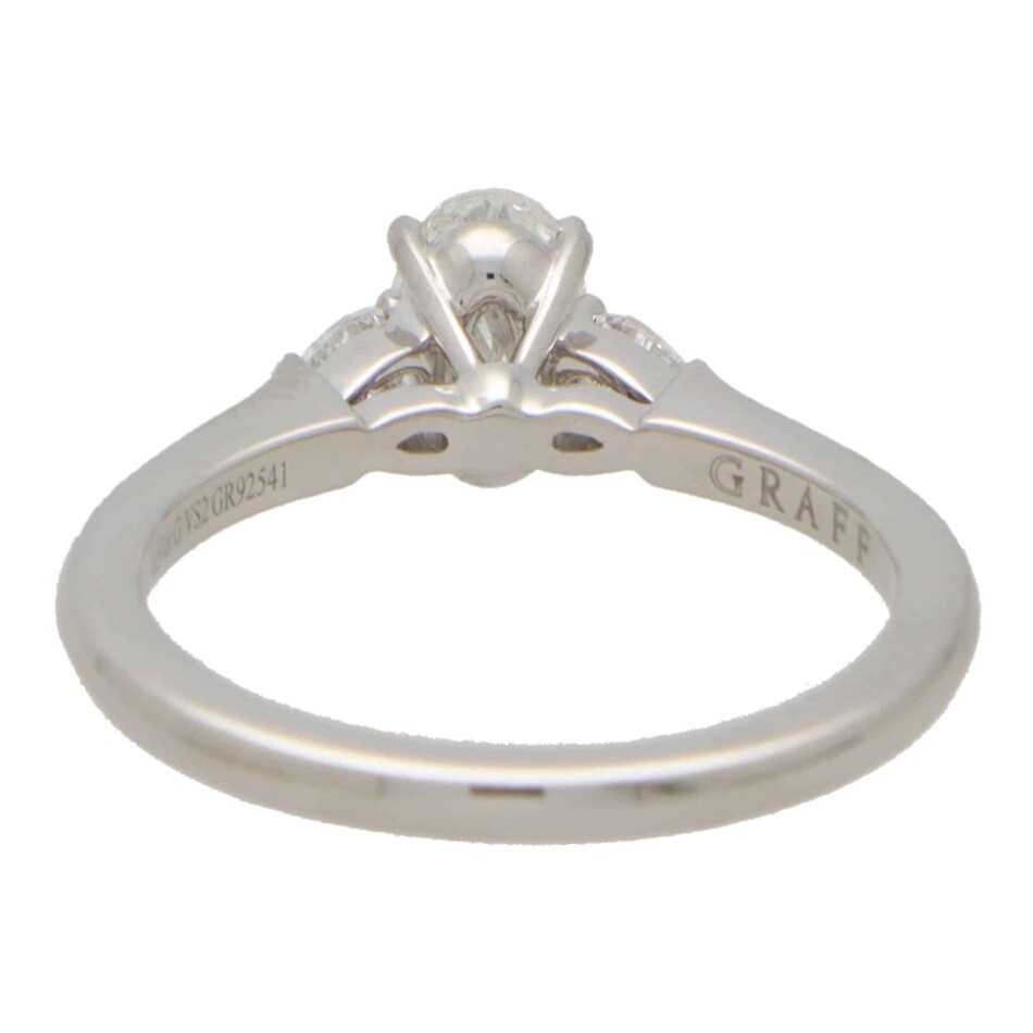 Vintage GRAFF GIA Certified Oval Cut Diamond Three Stone Ring