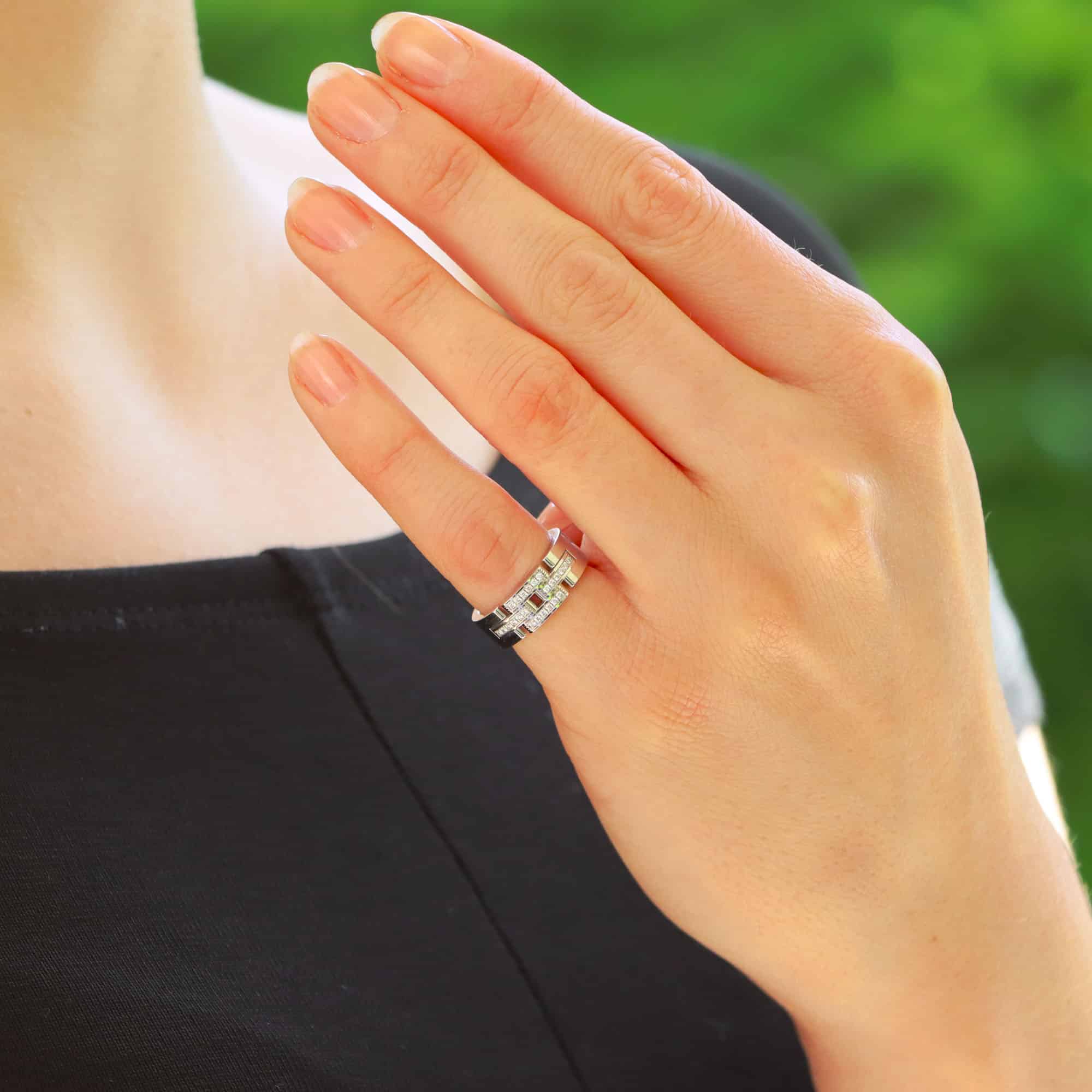 Cartier chain link ring top