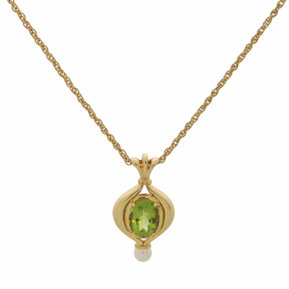 Vintage Mikimoto Peridot and Pearl Necklace in 18k Yellow Gold