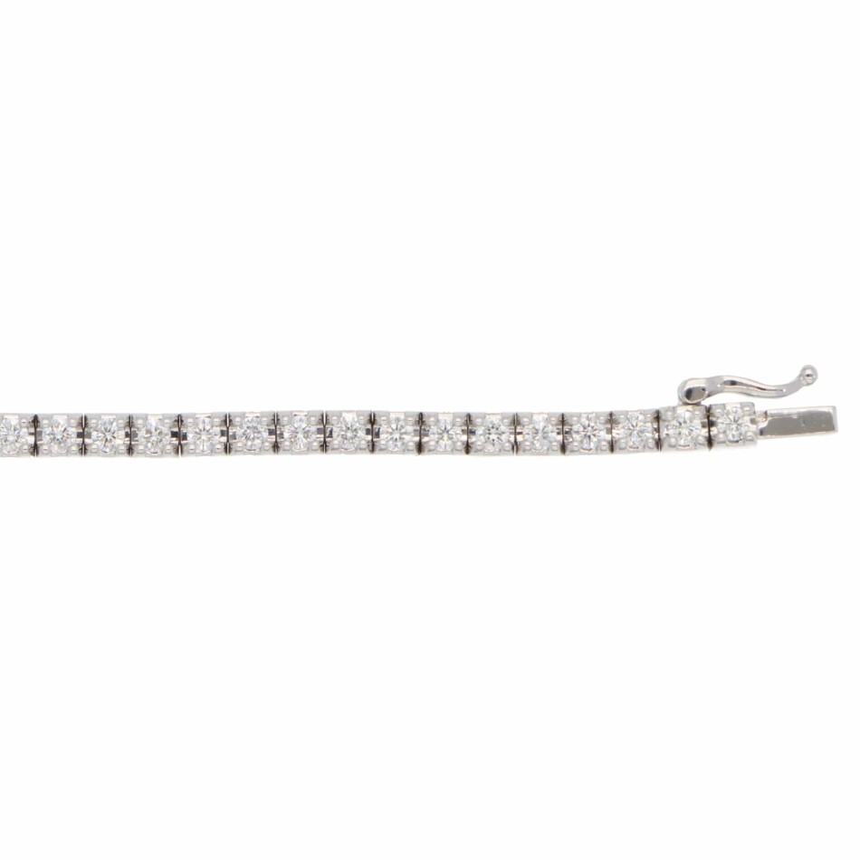 Contemporary 2.02ct Diamond Line Tennis Bracelet in White Gold