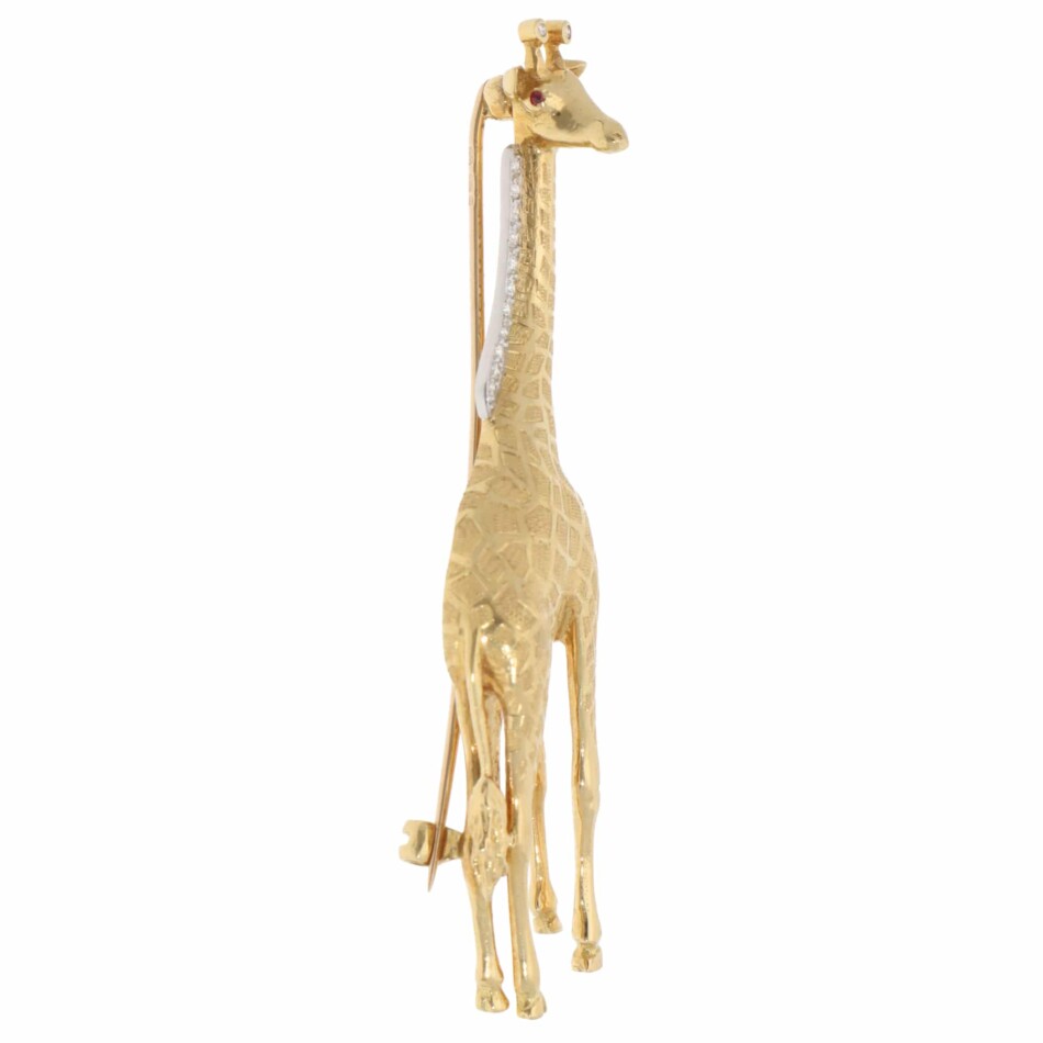 Vintage E. Wolfe & Co. Diamond Giraffe Brooch in Yellow Gold