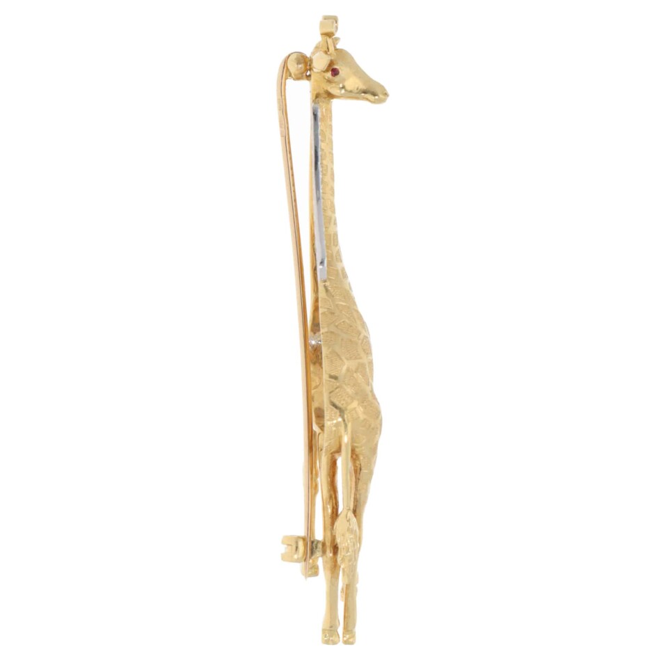 Vintage E. Wolfe & Co. Diamond Giraffe Brooch in Yellow Gold