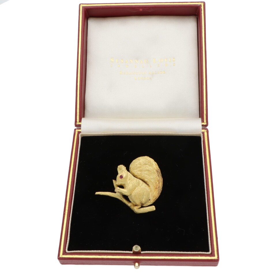 Vintage 1960s Hermès Ruby Squirrel Brooch in Yellow Gold