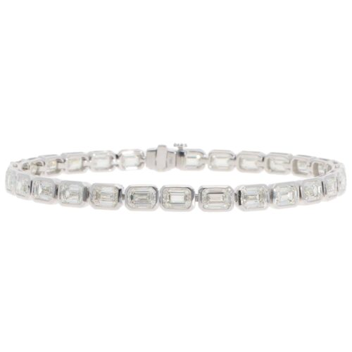 Contemporary 11.90ct Emerald-Cut Diamond Tennis Bracelet