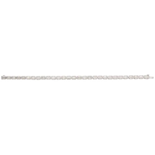 Contemporary 11.90ct Emerald-Cut Diamond Tennis Bracelet