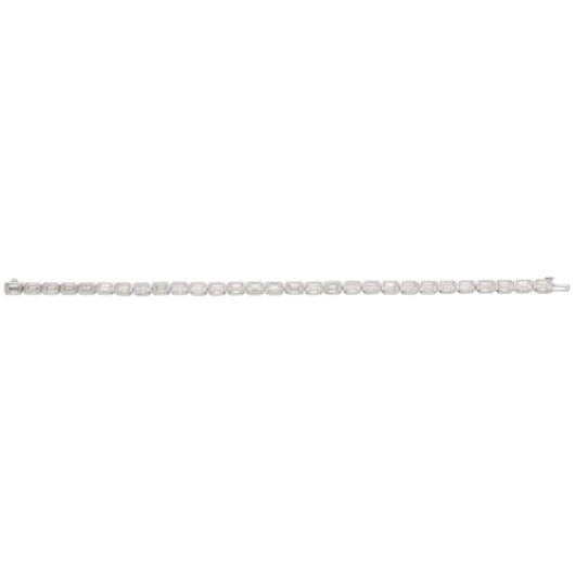 Contemporary 11.90ct Emerald-Cut Diamond Tennis Bracelet