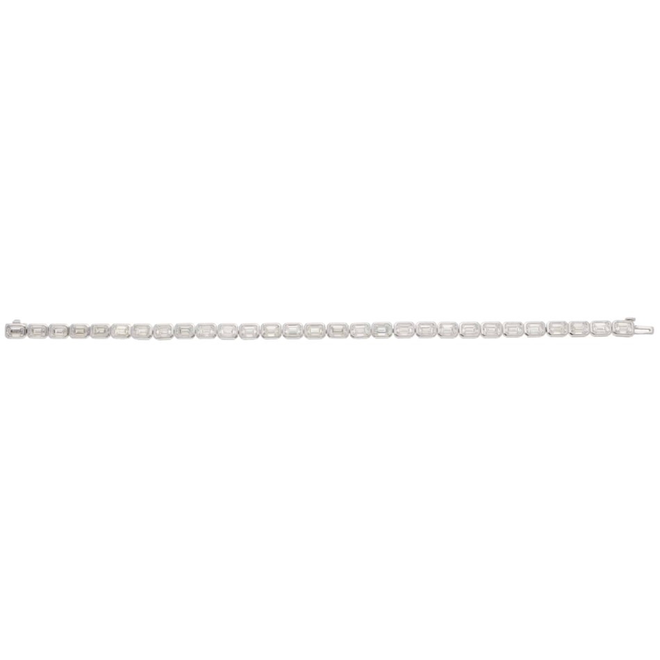 Contemporary 11.90ct Emerald-Cut Diamond Tennis Bracelet