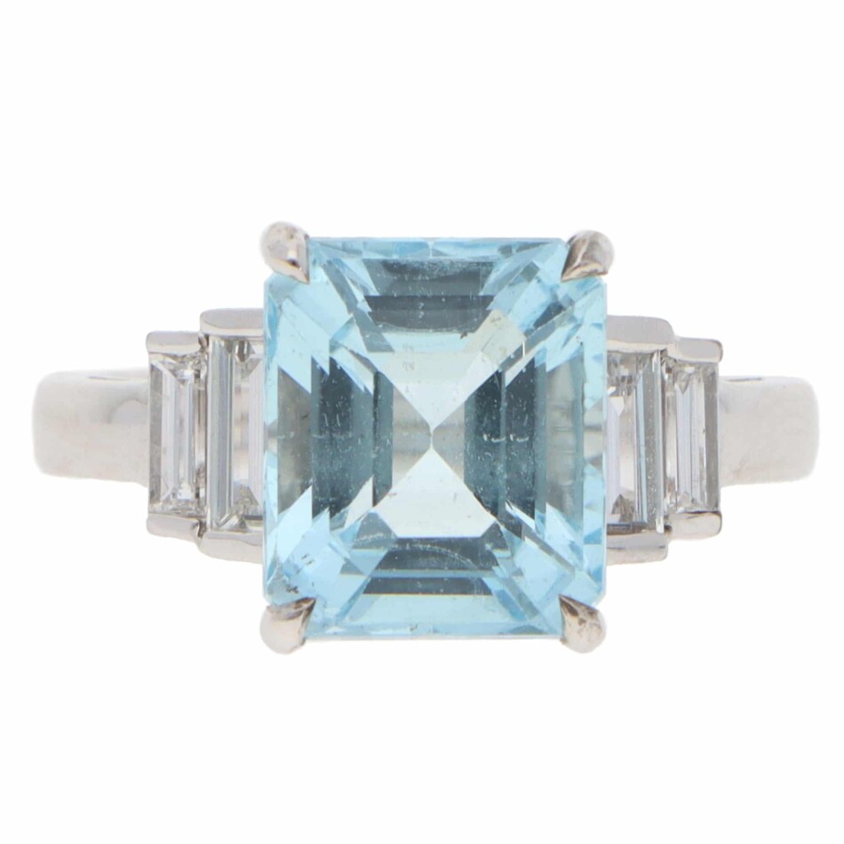 Contemporary 3.51ct Aquamarine and Diamond Ring in White Gold